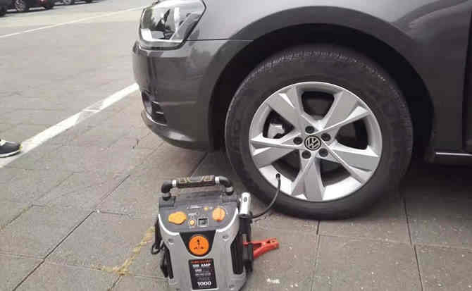 安乡汽车搭电案例
